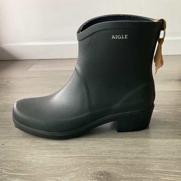 Aigle natural rubber waterproof boots, Made in France, 8.5 women’s - Picture 4 of 8